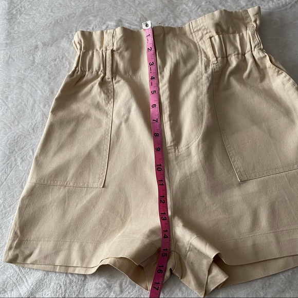 NWT Nasty Gal’s Vera Lucy Cream Khaki High Paper bag Waist Shorts - Picture 6 of 12